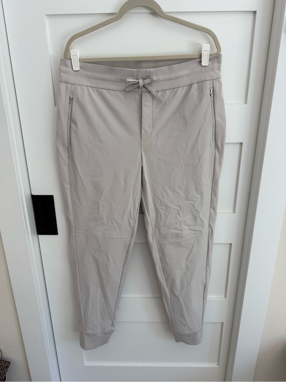 Athleta Headlands Hybrid Trek
Jogger, Womens Size 16
